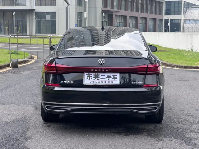 Volkswagen Passat — Фото автомобиля 10