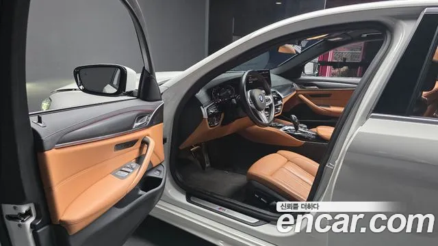BMW 5 Series G30 — Фото автомобиля 15