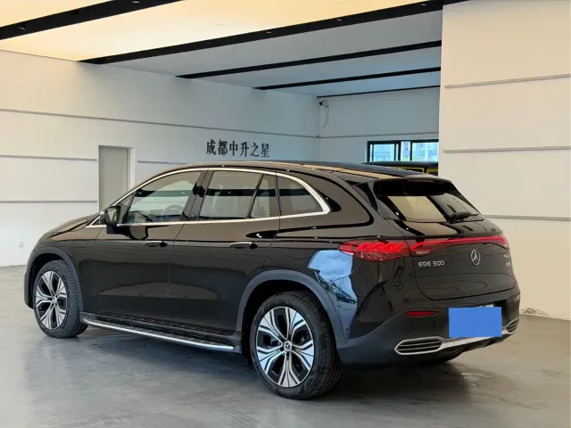 Mercedes-Benz EQE SUV — Фото автомобиля 7