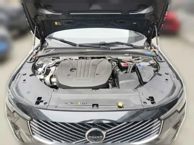 Volvo S90 — Фото автомобиля 3