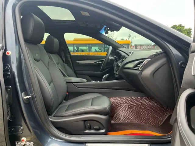 Cadillac CT5 — Фото автомобиля 5