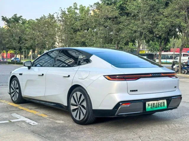 Geely Galaxy E8 — Фото автомобиля 25