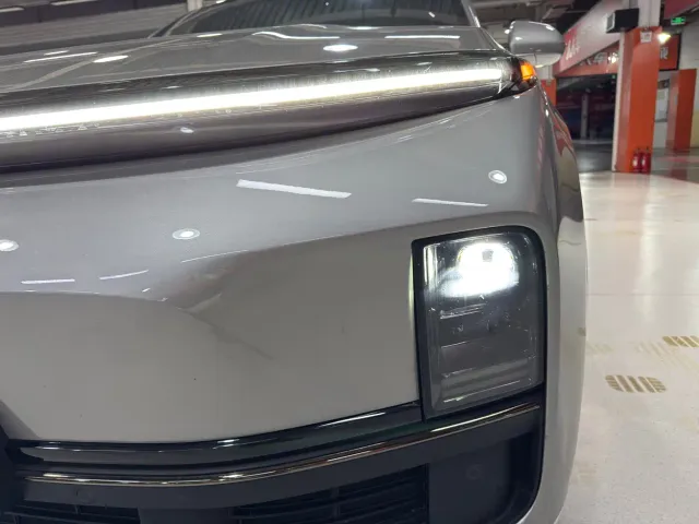 Li Auto L8 — Фото автомобиля 19