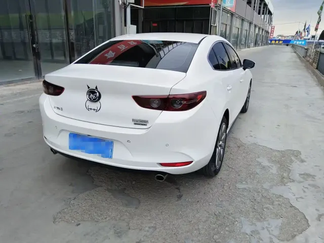 Mazda Axela — Фото автомобиля 6