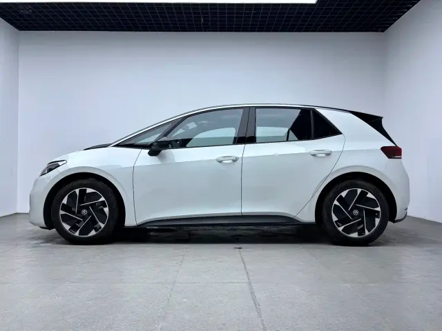 Volkswagen ID.3 — Фото автомобиля 9