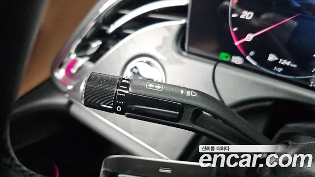 Mercedes-Benz E-Class — Фото автомобиля 25