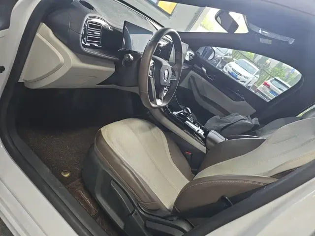 BYD Qin PLUS — Фото автомобиля 11