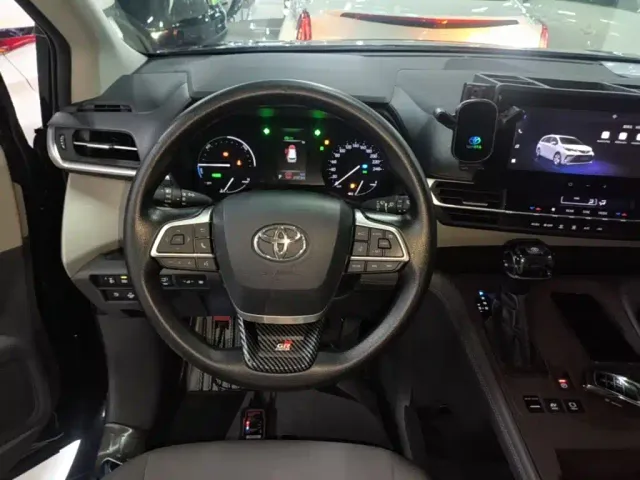 Toyota Granvia — Фото автомобиля 10
