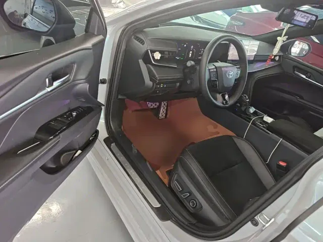 Toyota Camry — Фото автомобиля 15