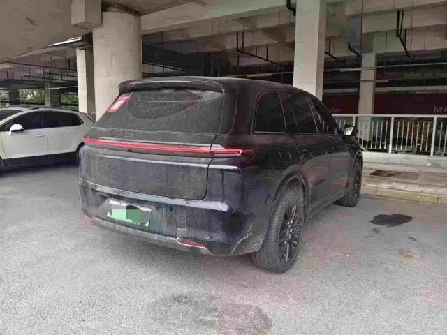 Li Auto L8 — Фото автомобиля 6