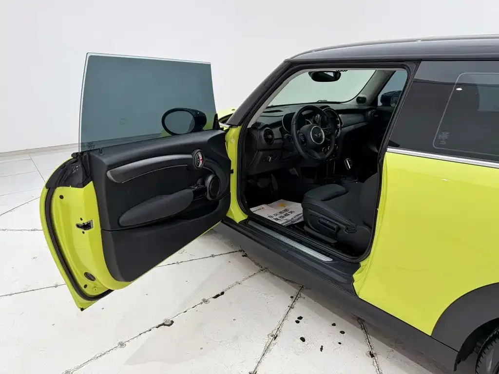 MINI MINI 2023 1.5T COOPER Artist — Фото автомобиля 24