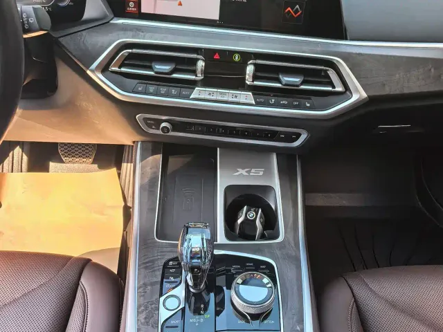 BMW X5 — Фото автомобиля 10