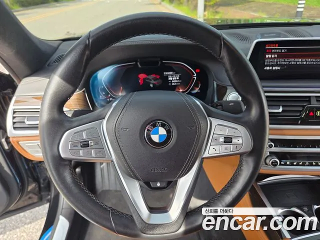 BMW 7 Series — Фото автомобиля 12