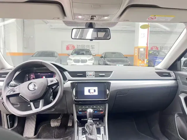 Skoda Superb — Фото автомобиля 7