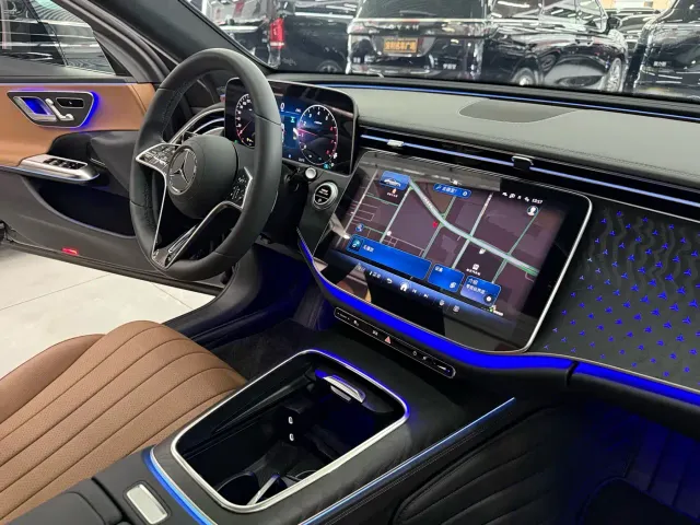 Mercedes-Benz E-Class — Фото автомобиля 13