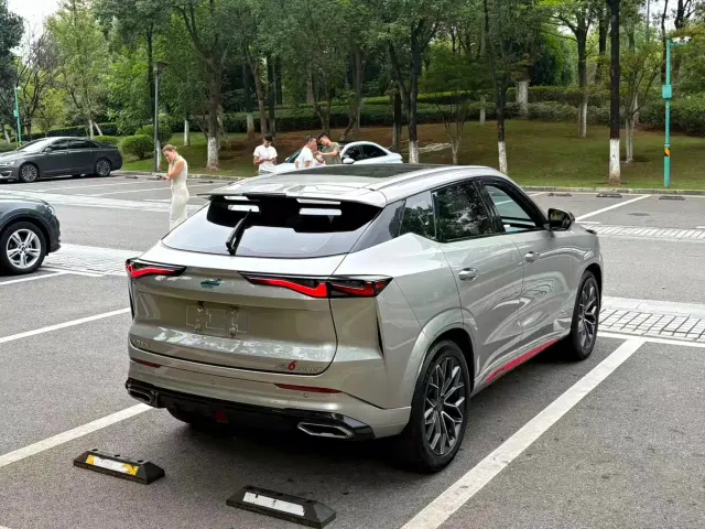 Changan Z6 — Фото автомобиля 11