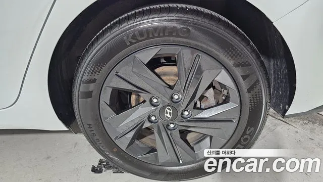 Hyundai AVANTE Modern — Фото автомобиля 21