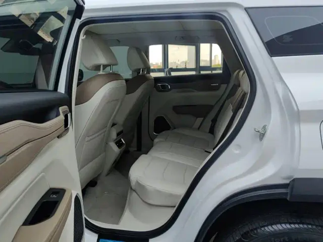 Geely ICON — Фото автомобиля 11
