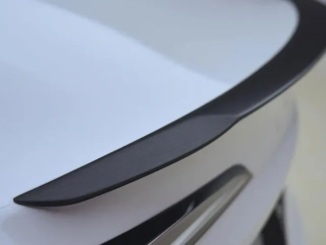 Tesla Model 3 — Фото автомобиля 10