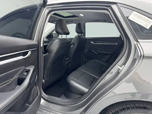 Geely Emgrand — Фото автомобиля 13