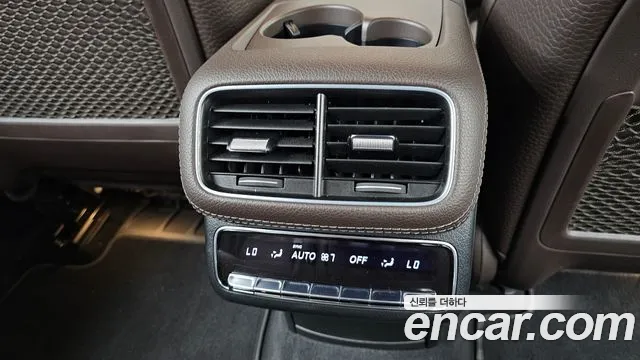 Mercedes-Benz GLS-Class — Фото автомобиля 26