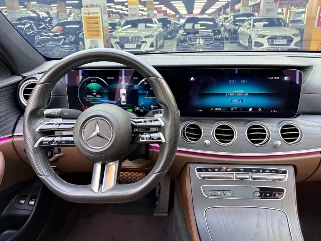 Mercedes-Benz E-Class — Фото автомобиля 7