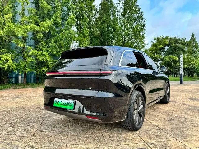 Li Auto L6 — Фото автомобиля 8