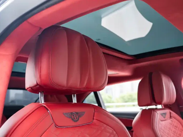 Bentley Flying Spur — Фото автомобиля 17