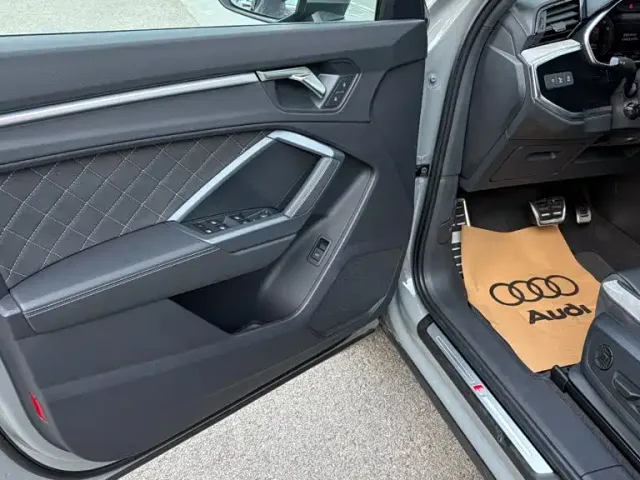 Audi Q3 — Фото автомобиля 11