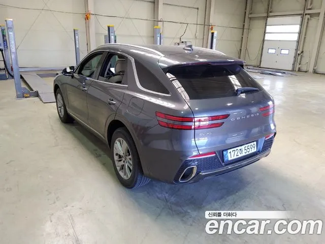 Genesis GV70 — Фото автомобиля 3