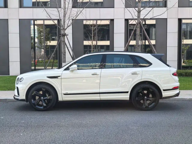 Bentley Bentayga — Фото автомобиля 6