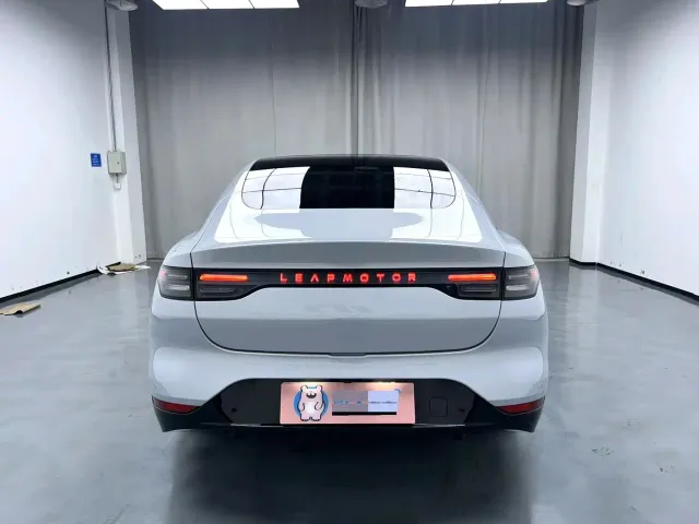 Leapmotor C01 — Фото автомобиля 4
