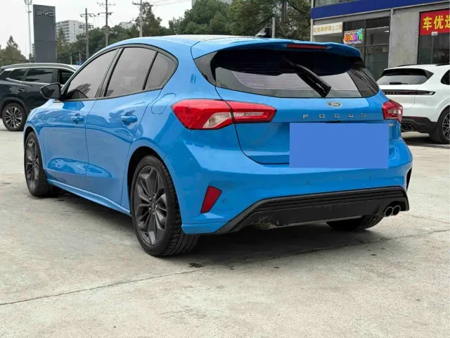 Ford Focus — Фото автомобиля 9
