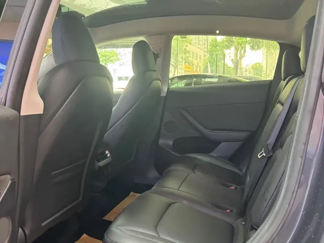 Tesla Model Y — Фото автомобиля 5