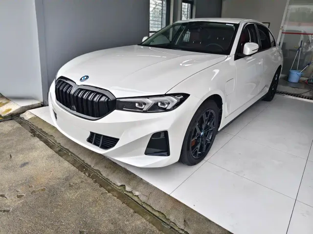 Фотография автомобиля — BMW i3