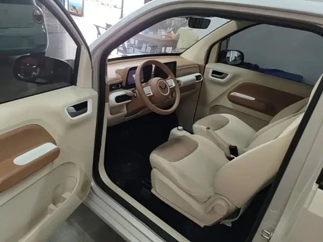 Wuling Hongguang Mini EV — Фото автомобиля 15