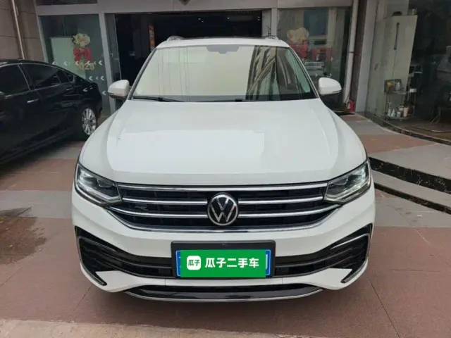 Volkswagen Tiguan L — Фото автомобиля 2