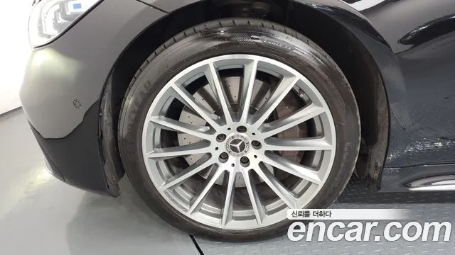 Mercedes-Benz S-Class — Фото автомобиля 5