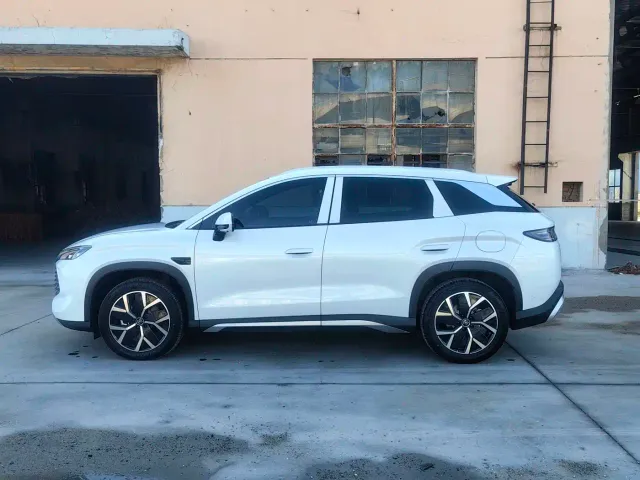 BYD Song L DM-i — Фото автомобиля 4