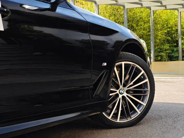 BMW 5 Series — Фото автомобиля 8