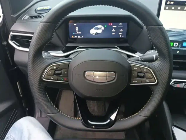 Geely Binyue — Фото автомобиля 10