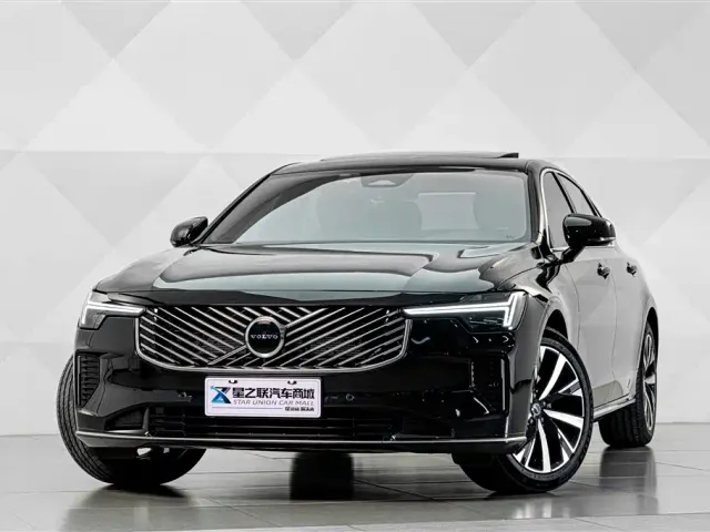 Volvo S90 — Фото автомобиля 2