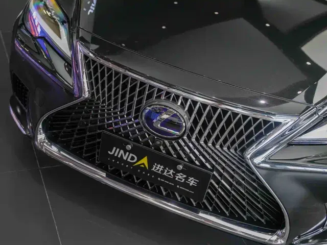 Lexus LS — Фото автомобиля 14