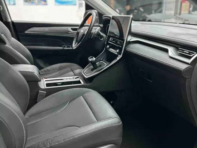 Haval M6 — Фото автомобиля 10