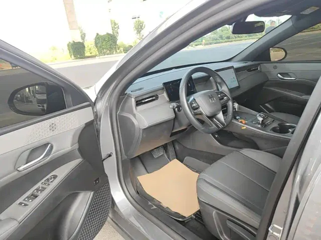 BYD Qin PLUS — Фото автомобиля 15