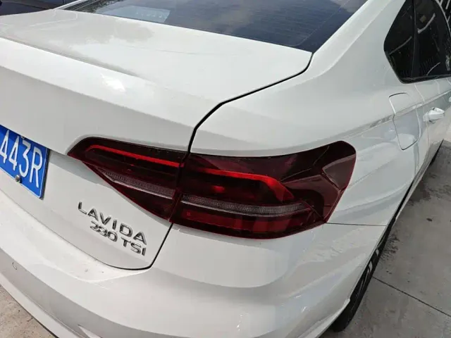 Volkswagen Lavida — Фото автомобиля 7
