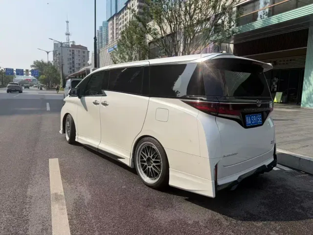 Toyota Vellfire — Фото автомобиля 5