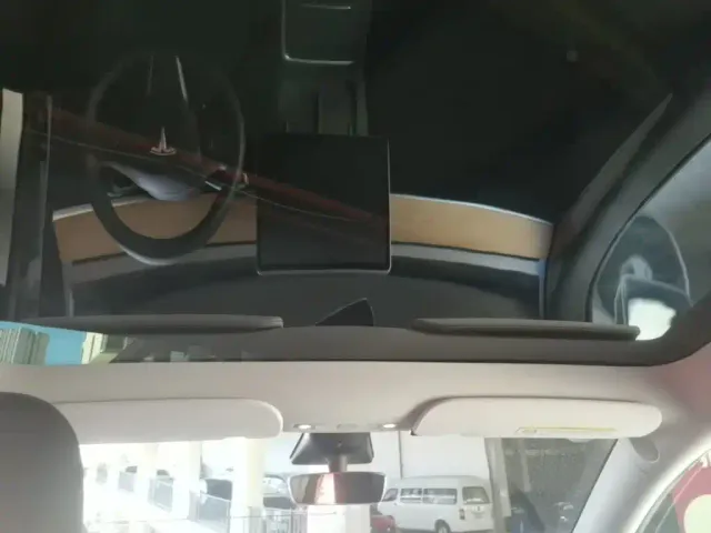 Tesla Model Y — Фото автомобиля 17