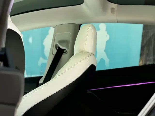 Tesla Model 3 — Фото автомобиля 8