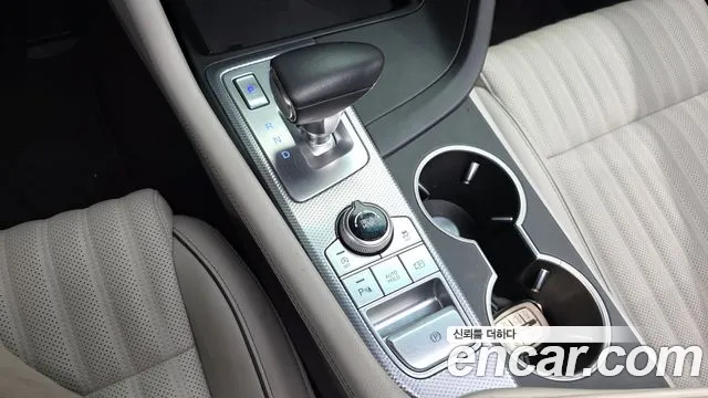 Genesis G70 — Фото автомобиля 8